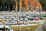 Nowy, piękny parking przy ul. Kujawskiej w Bydgoszczy, tylko kierowcom się nie podoba