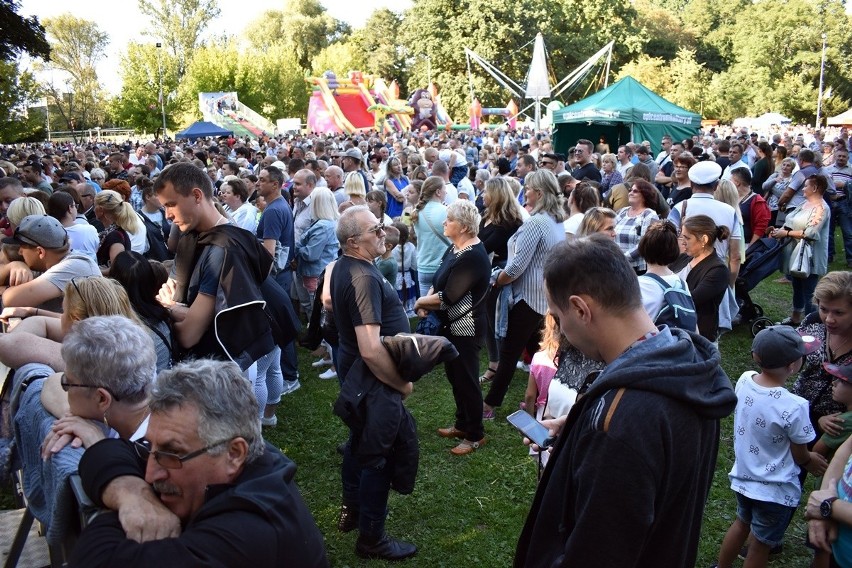 Zespół Boys przyciągnął tłumy na dożynki w podwrocławskiej gminie [ZOBACZ ZDJĘCIA]