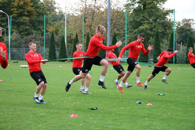 Piłkarze Korony Kielce przygotowują się do niedzielnego meczu z ŁKS Łódź.