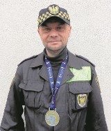 Kraków. Strażnik ratował biegaczy podczas maratonu i sam też ukończył bieg