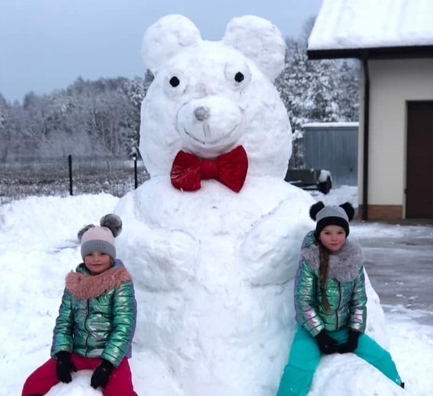 Bałwany mieszkańców Podkarpacia. Leżą, stoją, mają biust, ubranie i gitarę [ZDJĘCIA]