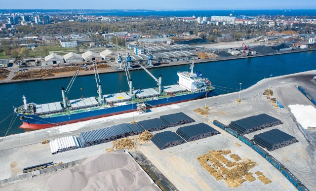 Pod koniec kwietnia do portu w Gdańsku dotarły kolejne elementy do budowy Baltic Pipe - rury długości kilkunastu metrów. Łącznie to 17 tys. ton.