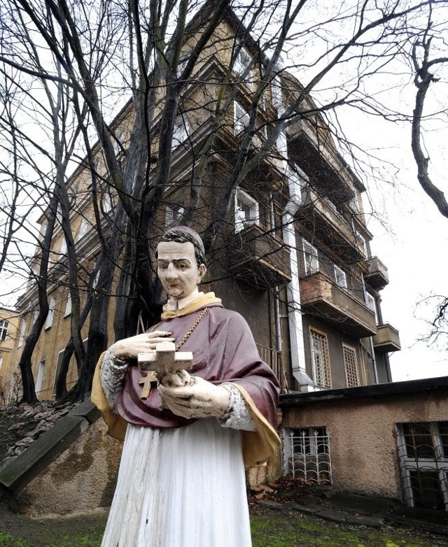 Przed wojną w zabytkowym budynku był zakład opiekuńczy. Teraz budynek może zmienić swoją funkcję, ale nie wygląd.