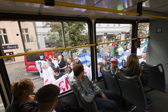 Marsze  antyimigracyjne, jak ten zorganizowany w Bydgoszczy, nie znajdują  poklasku u mieszkańców miasta