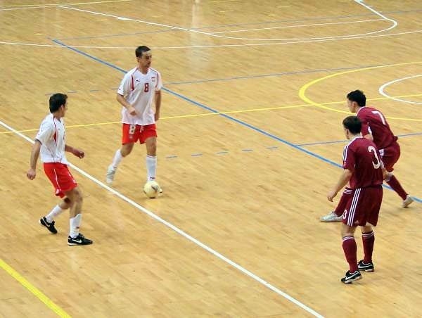 Futsal: Polska - LotwaMecz w futsalu Polska - Lotwa zakonczony remisem 3:3.