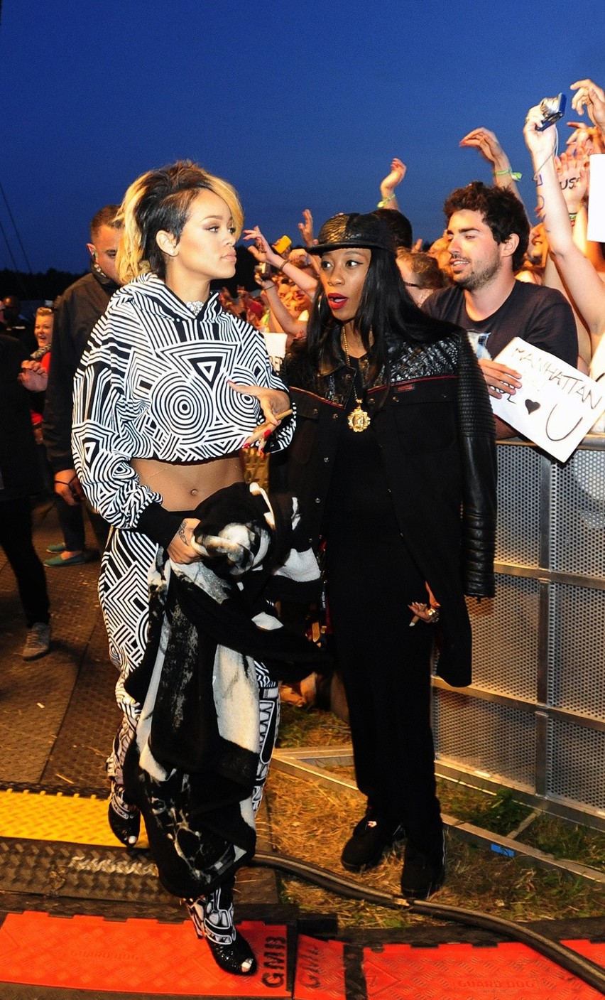 Pod scenę posłuchać koncertu przyszła nawet Rihanna.