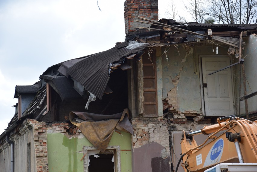 Rybnik: Burzą dworek z ulicy Dworek. Znika kolejny zabytek