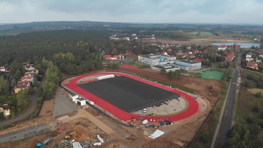 Budowa wielofunkcyjnego boiska UAM pochłonęła 16 mln zł, z...