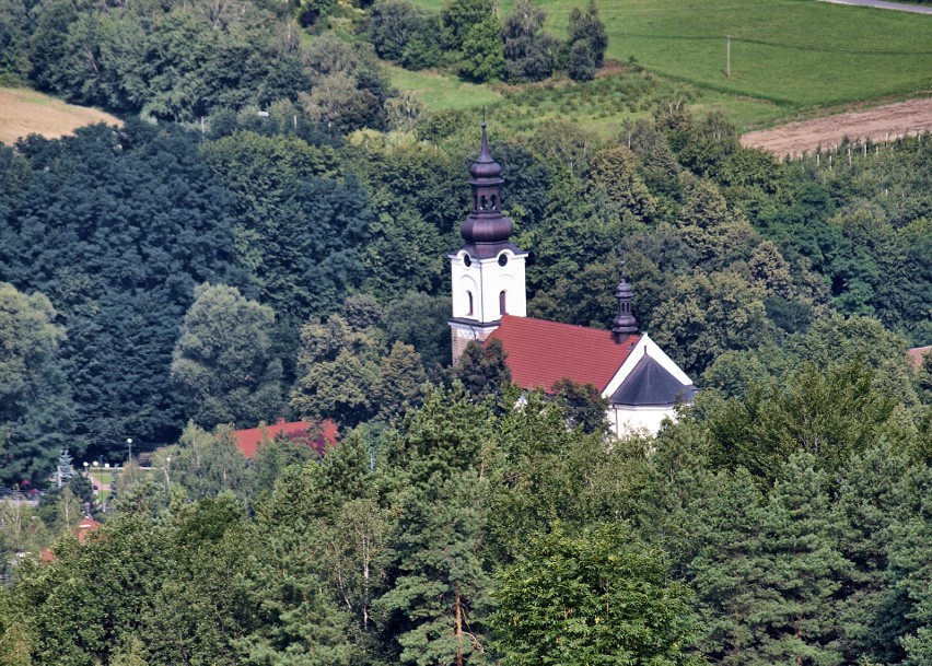 Odkryj Beskid Wyspowy. W sobotni wieczór wspięli się na Ćwilin, a w niedzielny poranek pokonali Łopusze Wschodnie