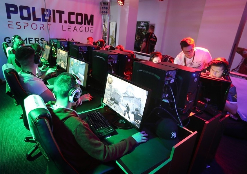 Fani gier komputerowych szaleją w Azoty Arenie 