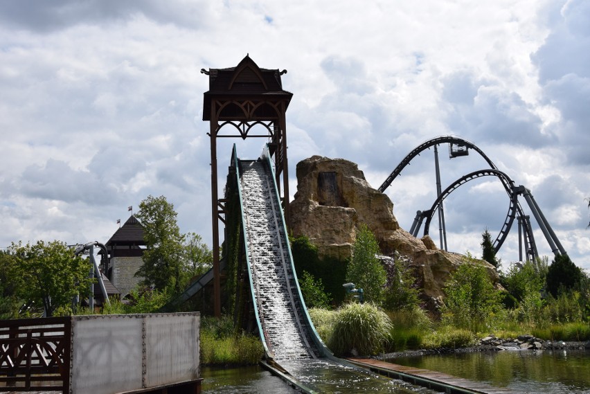 Legendia Śląskie Wesołe Miasteczko to tematyczny park...