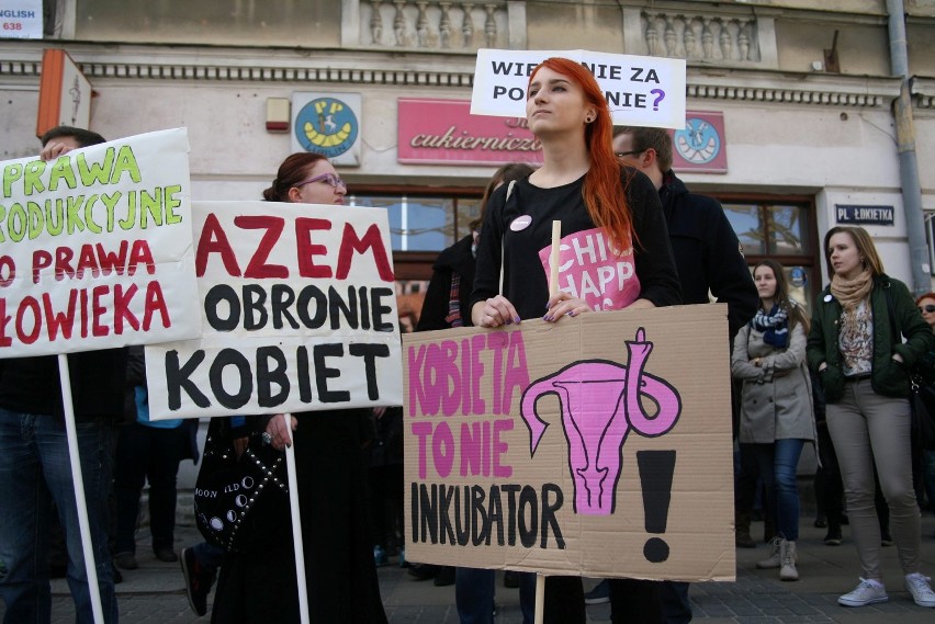 Nie dla torturowania kobiet. Manifestacja przeciw projektowi ustawy antyaborcyjnej (WIDEO, ZDJĘCIA)