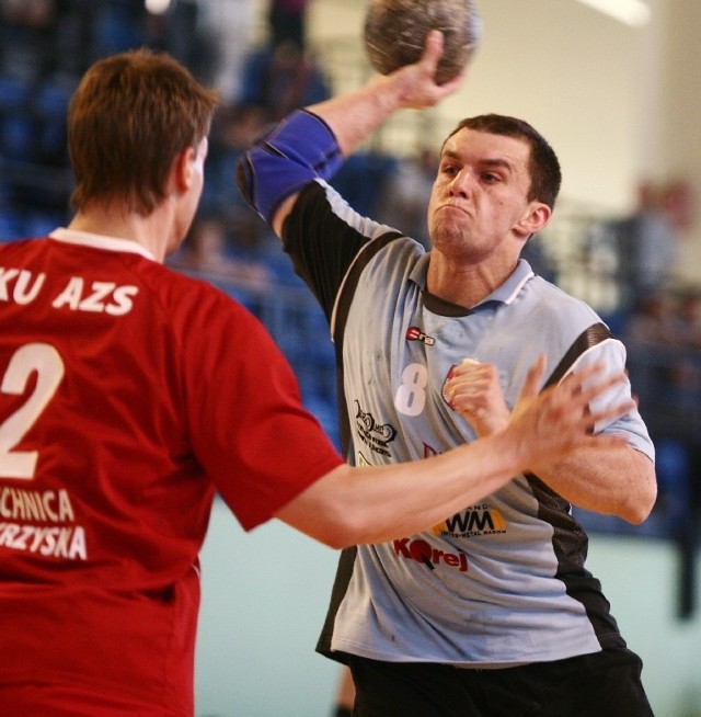 Grzegorz Mroczek w pierwszej rundzie w meczu z AZS AWF zdobył dla Politechniki 11 bramek.