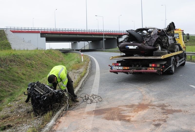 Śmiertelny wypadek na autostradzie! Alfa romeo szybowała w powietrzu [FILM, zdjęcia]