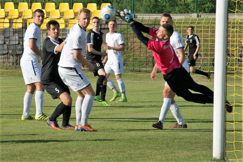 Efektowna wygrana Czarnych Połaniec z GKS Nowiny. Pomogli też chorej Tosi 