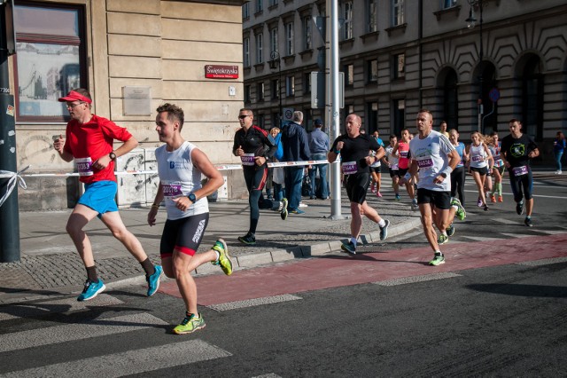 Utrudnień w związku z 44. Maratonem Warszawskim należy spodziewać się w sobotę wieczorem oraz niedzielę.