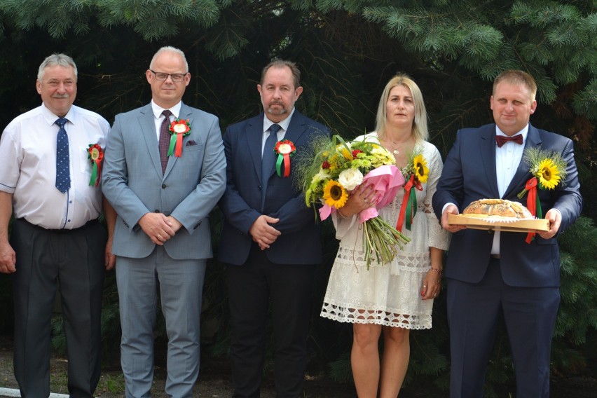 Dożynki Gminno-Parafialne w Kozłowie. Mieszkańcy podziękowali za plony i świetnie się bawili. Zobaczcie zdjęcia