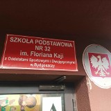 Jak zapisywać odmianę nazwiska patrona szkoły - Kaji czy Kai? Językoznawca wyjaśnia