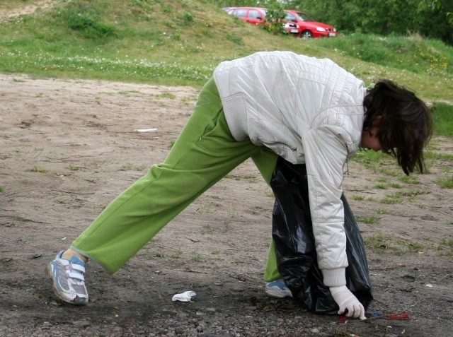 W sprzątaniu bierze udział przede wszystkim młodzież i dzieci