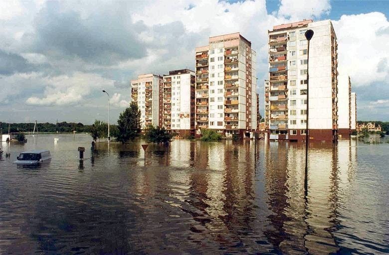 Powódź we Wrocławiu. Tak wyglądała stolica Dolnego Śląska 14 lipca 1997 r.