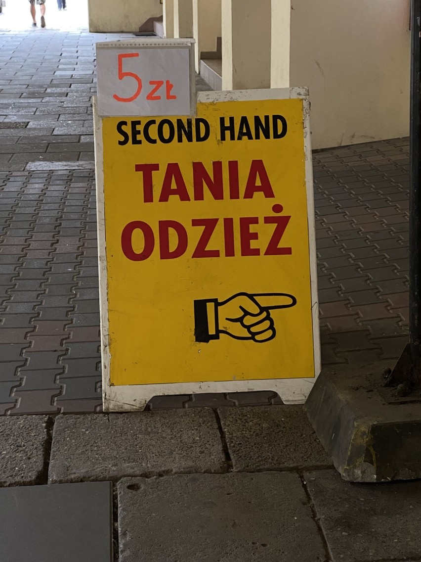 Kraków. Sklepy second hand - instrukcja obsługi jak kupować tanie ubrania