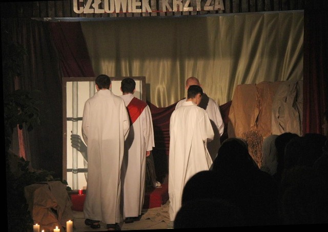 W role Jezusa i apaostołów wcielli się klerycyc z Wyższego Seminarium Duchownego w Kielcach.