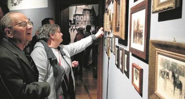 Zainteresowanie wernisażem było ogromne. Do 31 października wystawę można zwiedzać za darmo