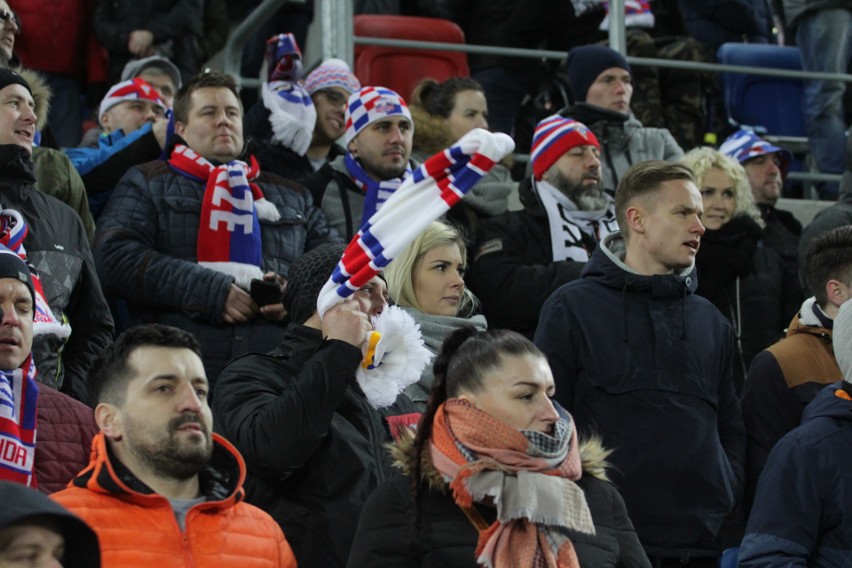 Górnik Zabrze - Wisła Kraków: mimo zimna, na trybunach był...