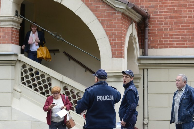 Bomba lotnicza z czasów II Wojny Światowej w centr