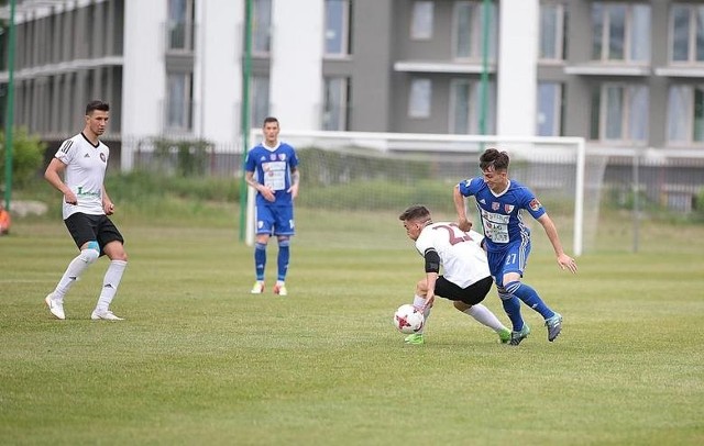 Mateusz Żytko (drugi z lewej) w Pogoni Siedlce występuje od trzech lat