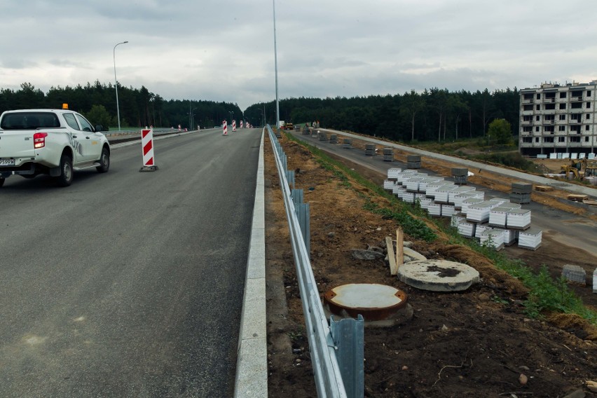 Ulica Ciołkowskiego jest już otwarta dla ruchu, choć wszystkie prace nie zostały jeszcze zakończone [ZDJĘCIA]