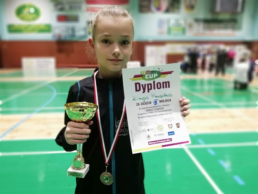 Sportowiec Junior Roku:Kinga Prządka   Szkoła Pływania...