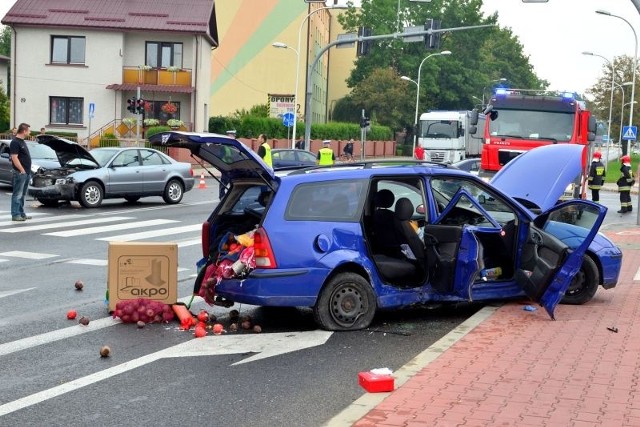 Na miejscu wypadku w Tarnobrzegu. Na szczęście osoby podróżujące obydwoma samochodami nie doznały poważniejszych obrażeń.