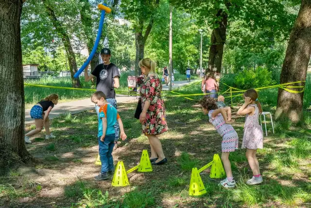 To już kolejne lato, kiedy w Parku im. Abramowskiego organizowane są bezpłatne atrakcje, które uprzyjemniają wakacyjny czas.
