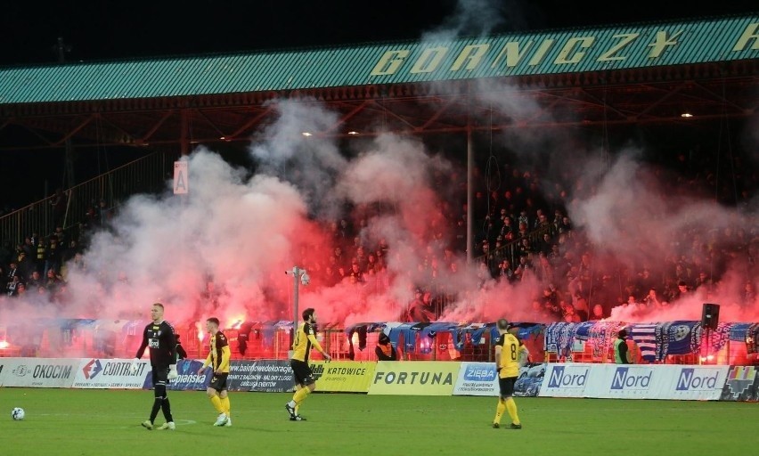 Burdy na stadionie GKS Katowice. Policja zatrzymała pierwsze...