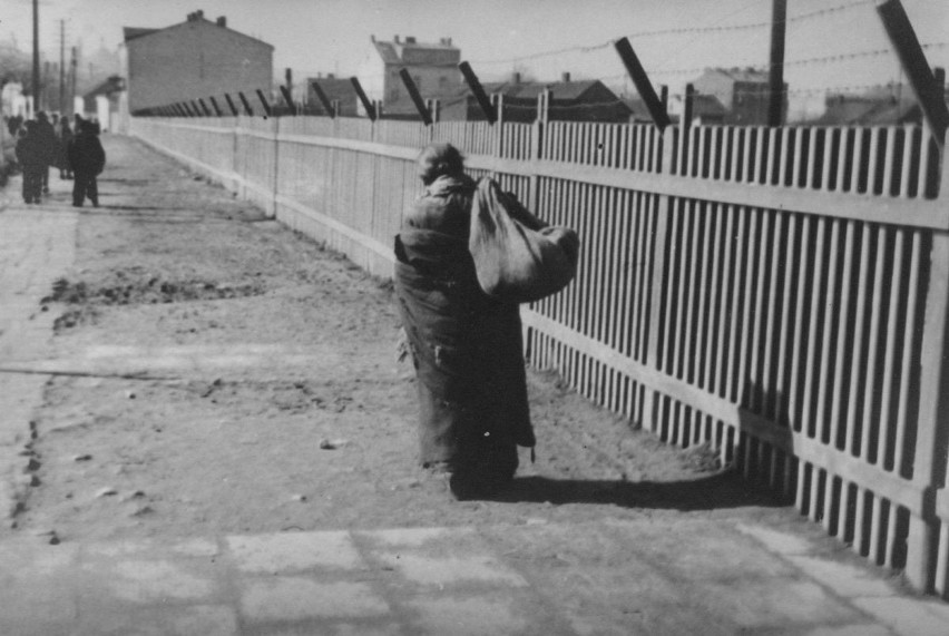 1941 rok, Po prawej ogrodzony teren getta w Kielcach