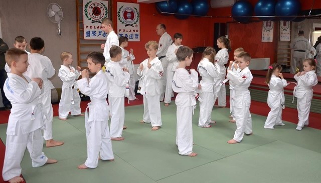 Trening grupy Ashihara Karate