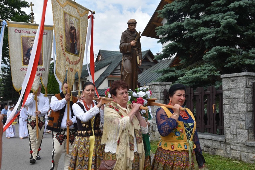 Zakopane. Procesja Bożego Ciała górali z turystami [ZDJĘCIA]