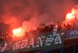 Lechia Gdańsk - Lech Poznań. Trybuny na gdańskim stadionie znowu zostaną zamknięte? [WIDEO]