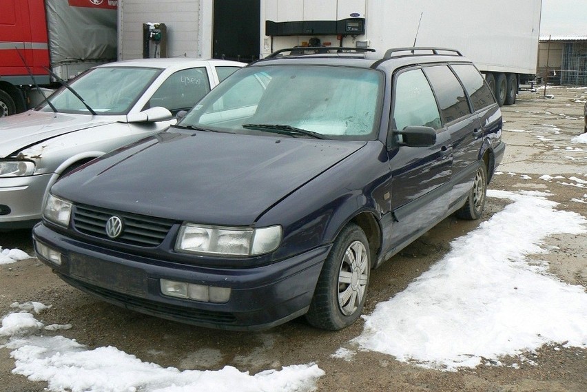 Volkswagen Passat 1.6i Kat. CL...