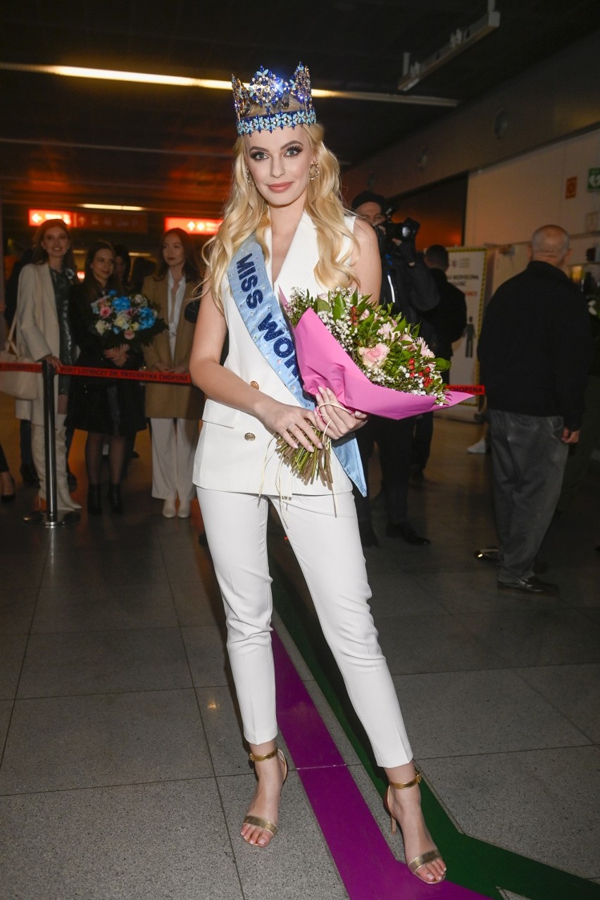 ♔ The Official Thread Of Miss World 2021 ® Karolina Bielawska of Poland ♔ - Page 2 6240def9359d6_o_large