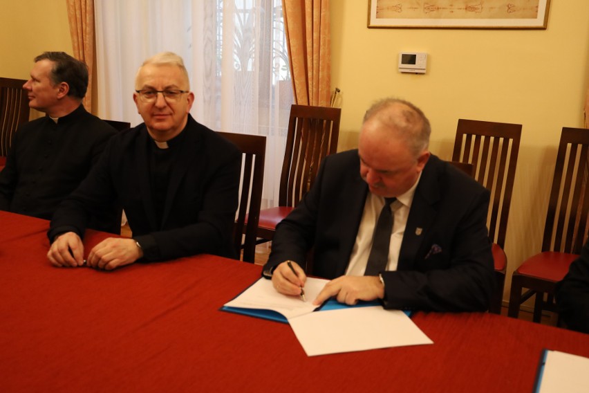 Archidiecezja Przemyska otrzymała 5 mln złotych dotacji od...