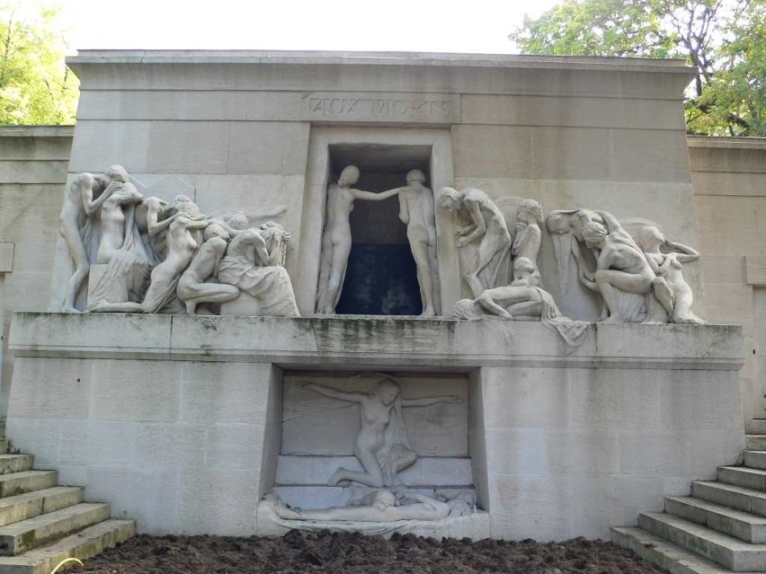 Cmentarz Père-Lachaise w Paryżu, Pomnik umarłym, Alberta...