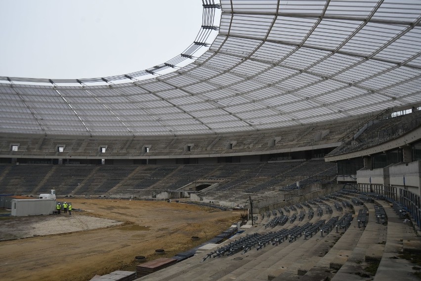 Stadion Śląski już pod dachem