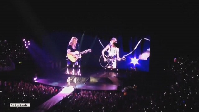 Taylor Swift i Lisa Kudrow wspólnie zaśpiewały piosenkę "Smelly Cat"
