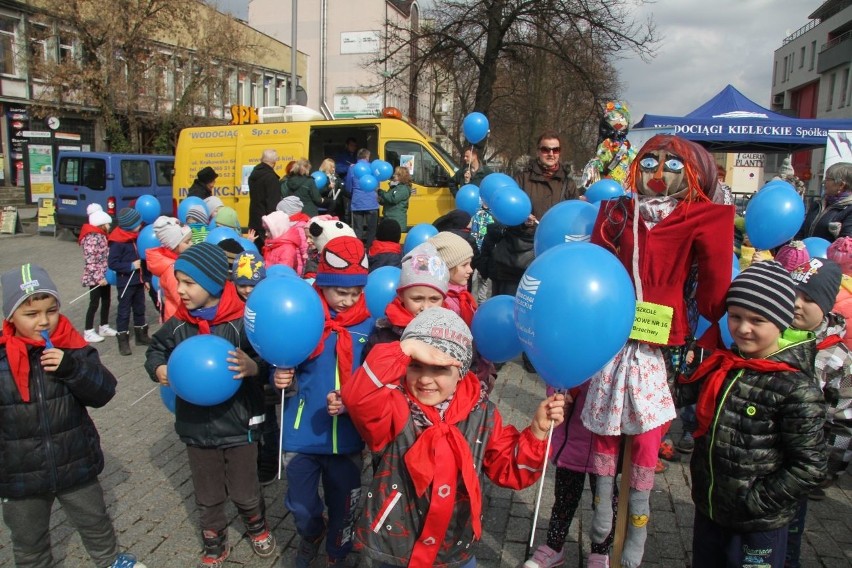 Tłumy dzieci głośno powitały wiosnę w Kielcach
