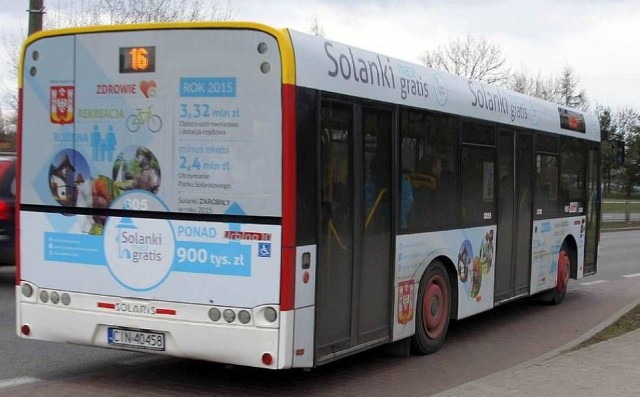 Do dziś po Inowrocławiu jeździ autobus MPK oklejony hasłem promującym kampanię "Solanki masz gratis"