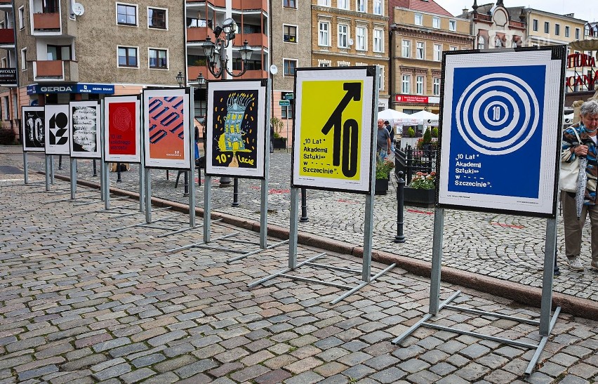Najlepsze plakaty studentów Akademii Sztuki w Szczecinie z okazji 10-lecia uczelni