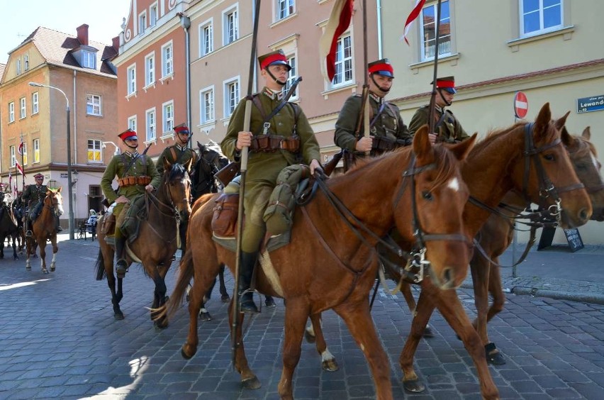 W niedzielę zakończą się Dni Ułana w Poznaniu. O godzinie 10...