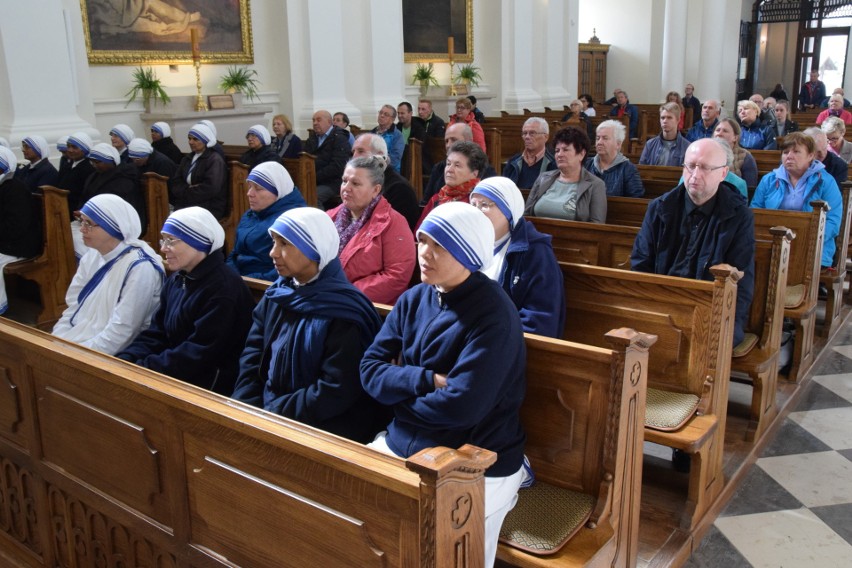 Odpust na Świętym Krzyżu. Po Wspólnotach Różańcowych pielgrzymowali sadownicy, ogrodnicy, pszczelarze. Zobaczcie zdjęcia